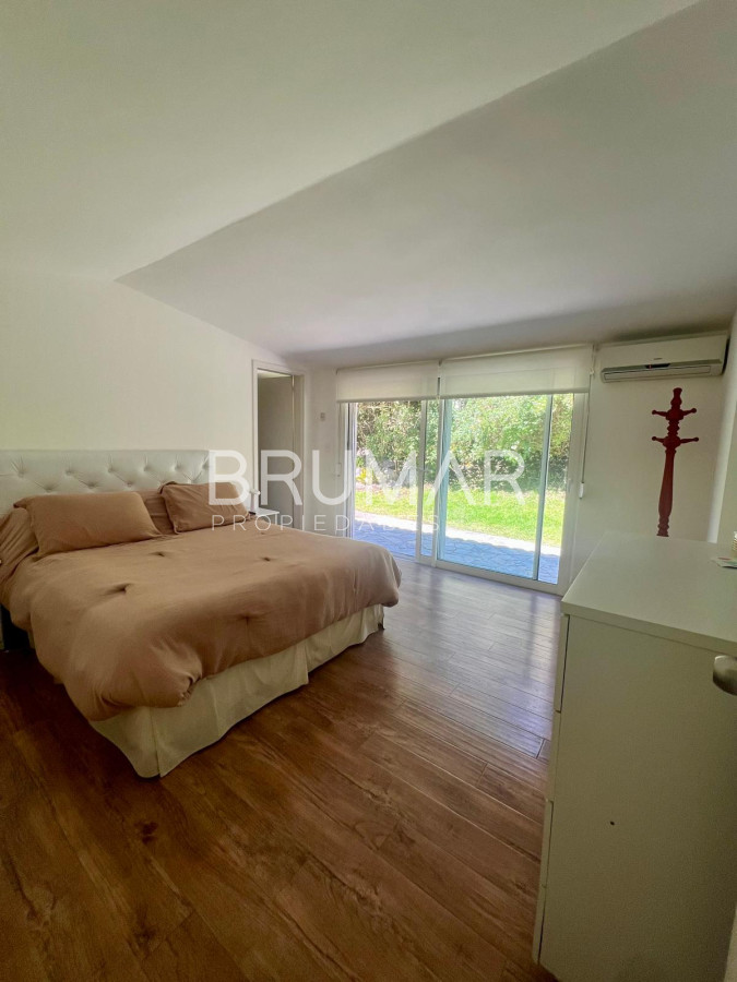 Casa ID.662 - Alquiler de verano playa mansa 4 dormitorios