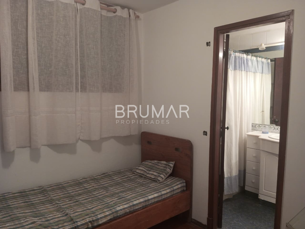 Casa ID.776 - Alquiler playa mansa casa capacidad para 12 personas