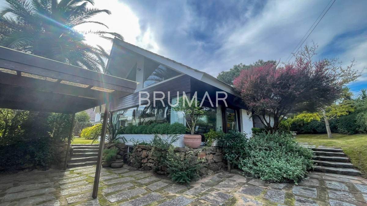 Casa ID.26 - Playa mansa a pasos del mar con parrillero amplio y piscina.