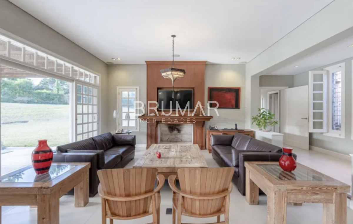 Casa ID.218 - Venta Mansión, Nueve Suites en Beverly Hills 