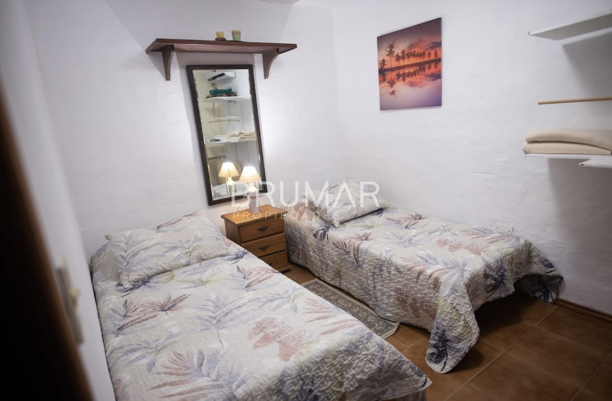 Casa ID.654 - Venta casa Beverly Hills 5 dormitorios