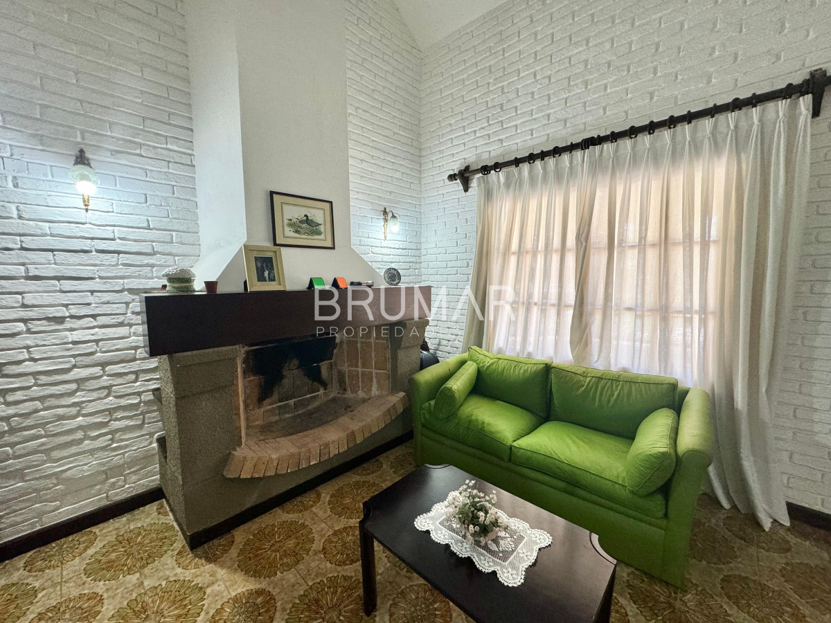 Casa ID.417 - Venta de casa de cuatro dormitorios Playa Mansa