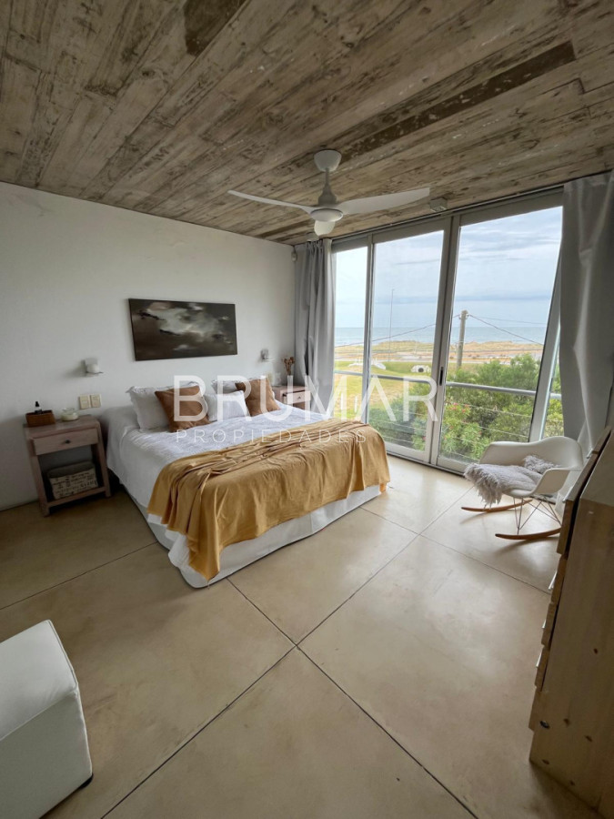 Casa ID.736 - Venta, Casa Primera Línea al Océano.