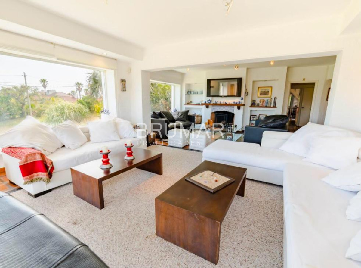 Casa ID.385 - Venta de casa 6 dormitorios a una cuadra del mar