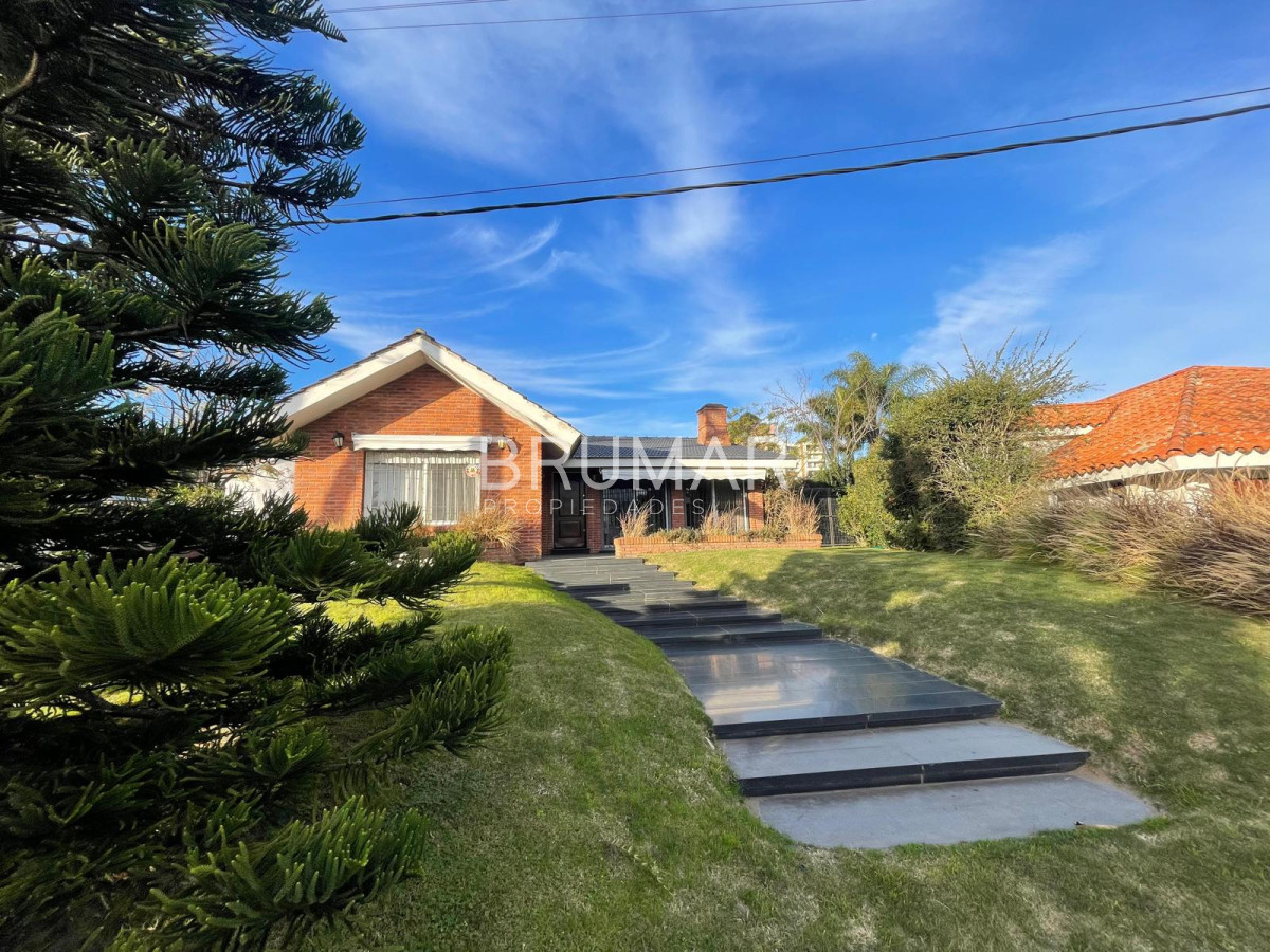 Casa ID.422 - Casa venta 4 dormitorios playa mansa