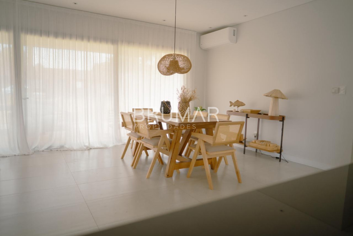 Casa ID.224 - Moderna casa minimalista en espectacular zona de San Rafael, 3 dormitorios.