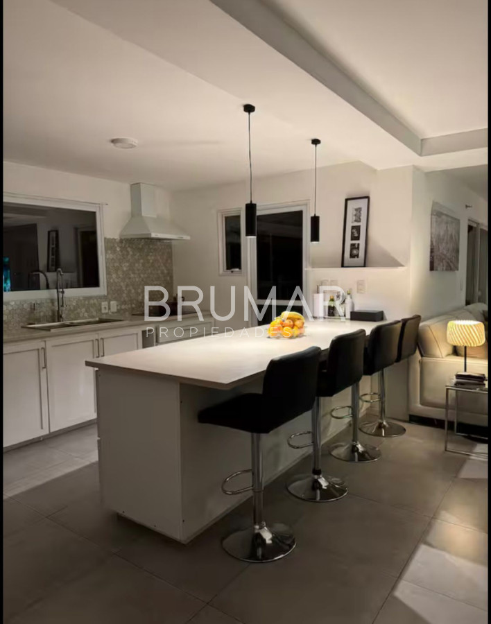 Casa ID.720 - Casa alquiler anual 3 dormitorios a dos cuadras de la playa 