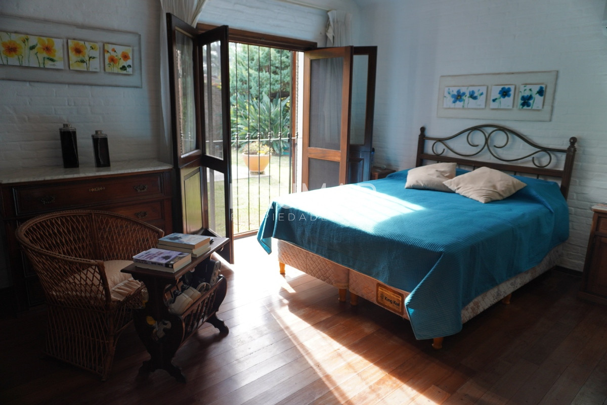 Casa ID.26 - Playa mansa a pasos del mar con parrillero amplio y piscina.