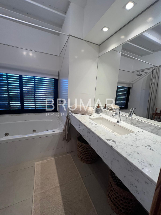 Casa ID.691 - Casa de 4 dormitorios en alquiler de verano 