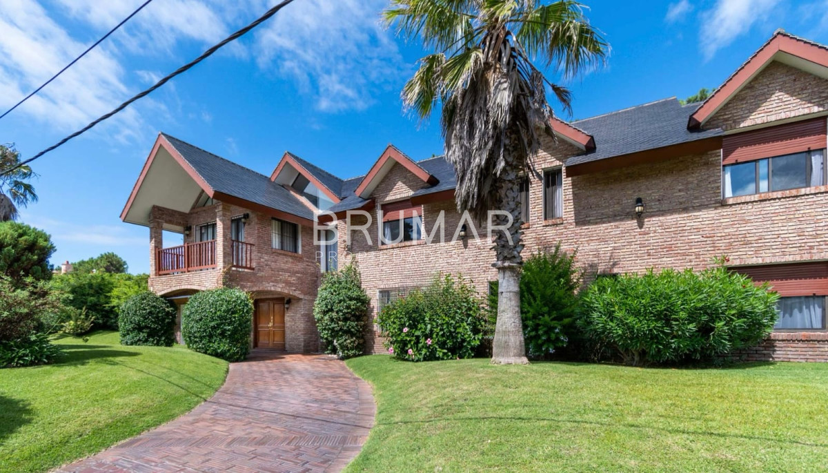 Casa ID.145 - Casa en venta 8 dormitorios en playa mansa