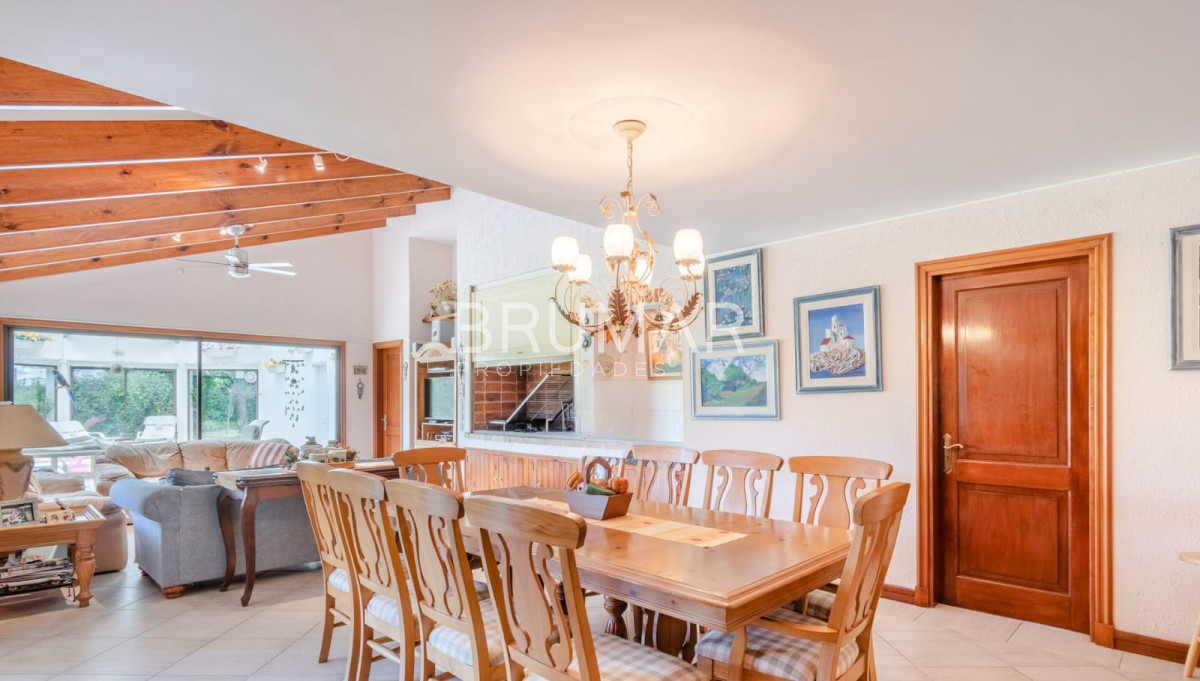 Casa ID.145 - Casa en venta 8 dormitorios en playa mansa