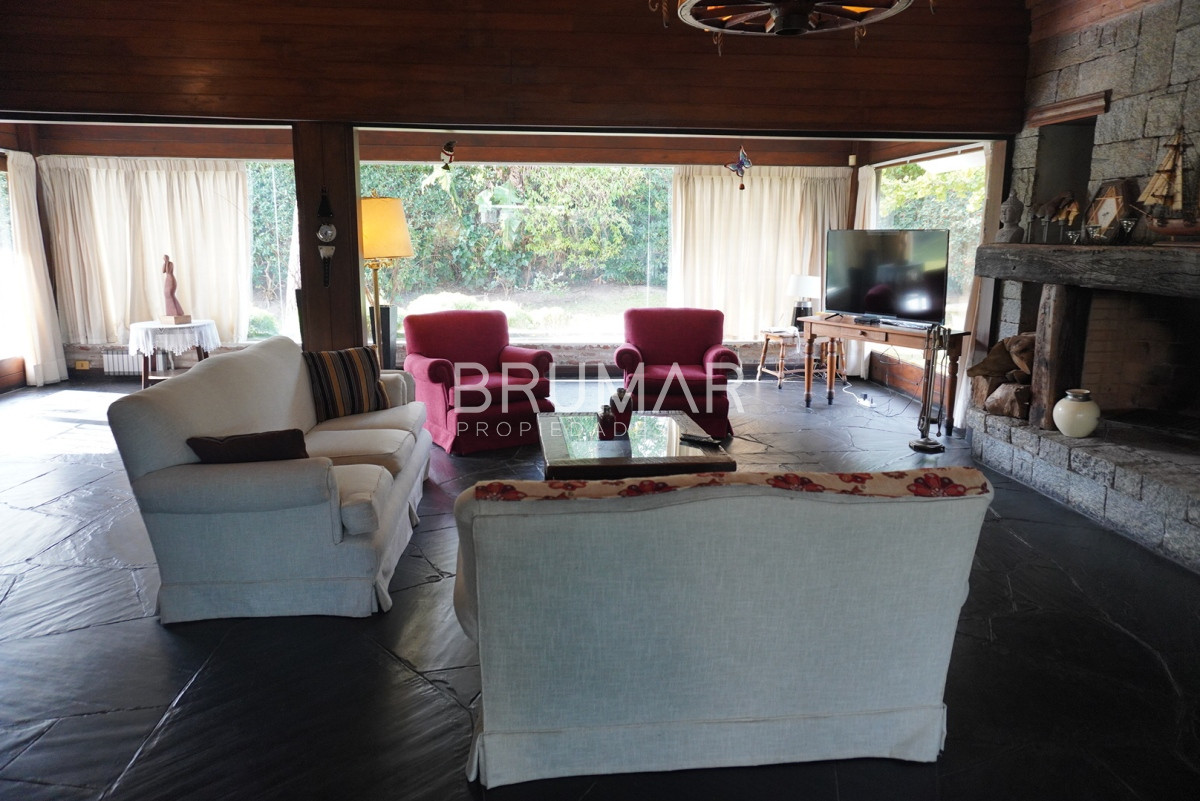 Casa ID.26 - Playa mansa a pasos del mar con parrillero amplio y piscina.