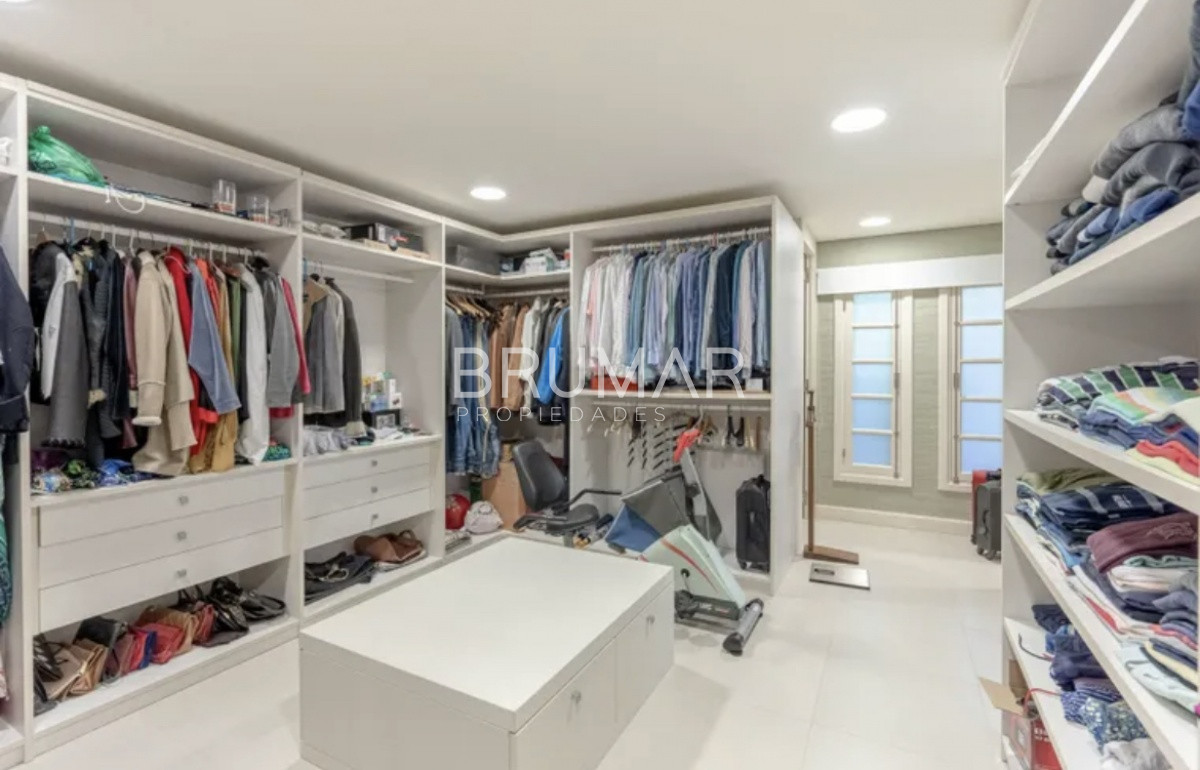 Casa ID.218 - Venta Mansión, Nueve Suites en Beverly Hills 