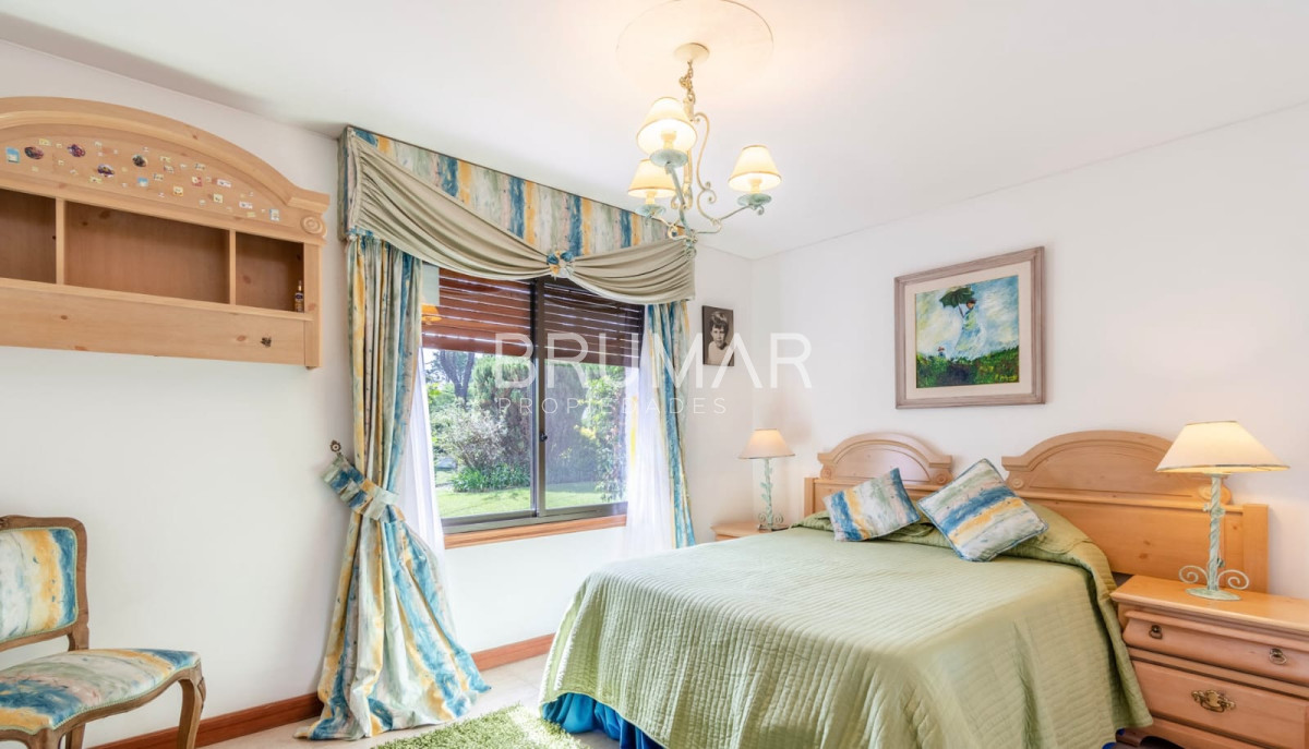 Casa ID.145 - Casa en venta 8 dormitorios en playa mansa