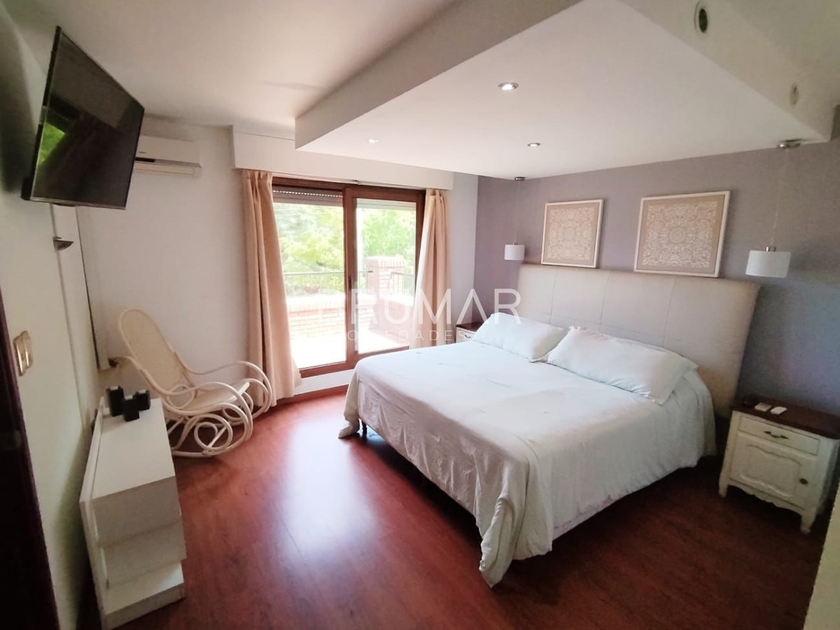 Casa ID.942 - Casa playa mansa 4dorm. 4 baños. Piscina climatizada, etc