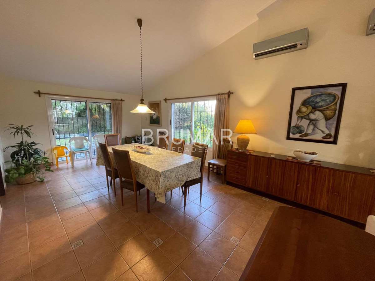 Casa ID.422 - Casa venta 4 dormitorios playa mansa