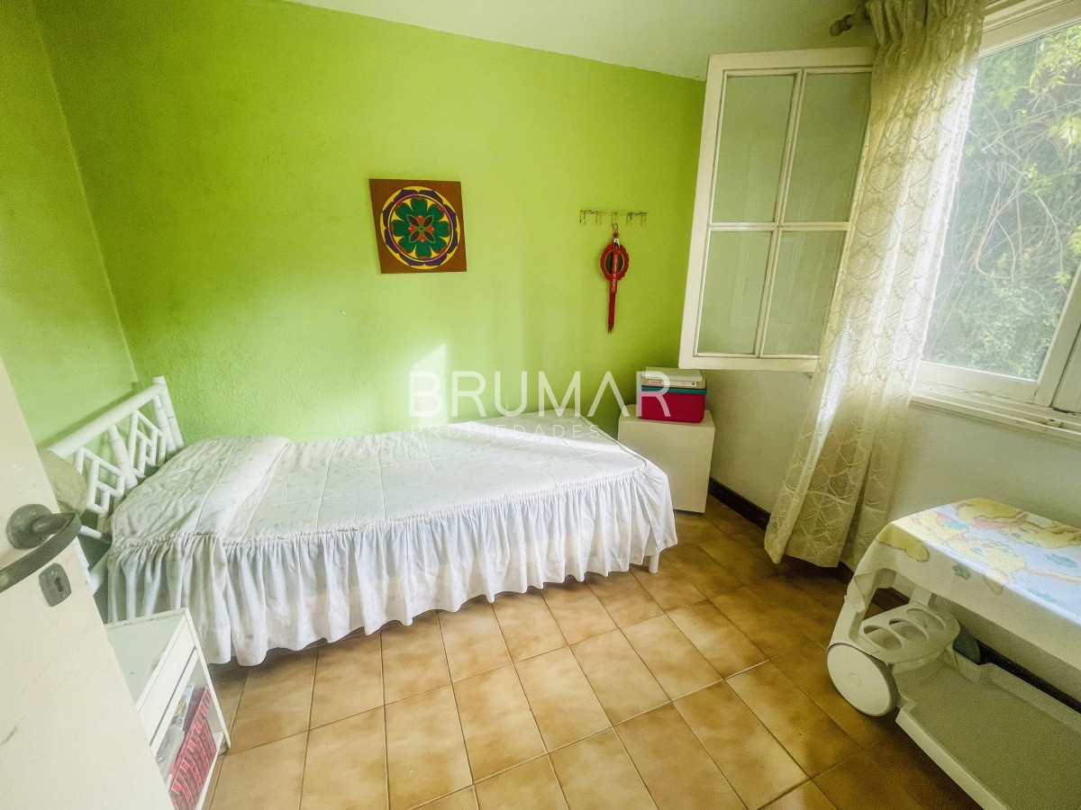 Casa ID.33 - Casa en zona exclusiva Cantegril, 4 dormitorios en suite, con excelente superficie.