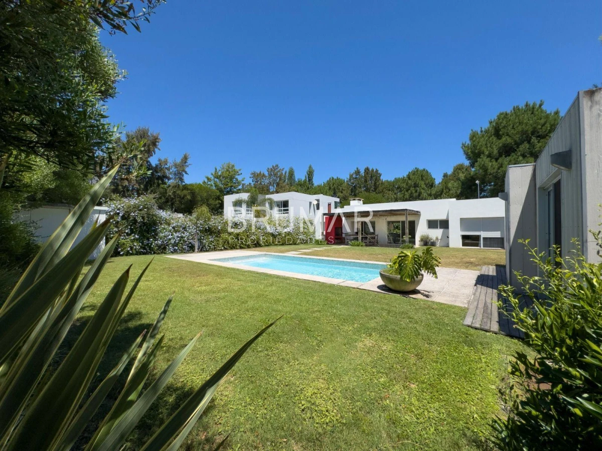 Casa ID.1 - Alquiler anual en barrio privado Punta del Este