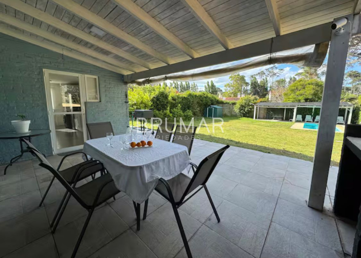 Casa ID.720 - Casa alquiler anual 3 dormitorios a dos cuadras de la playa 