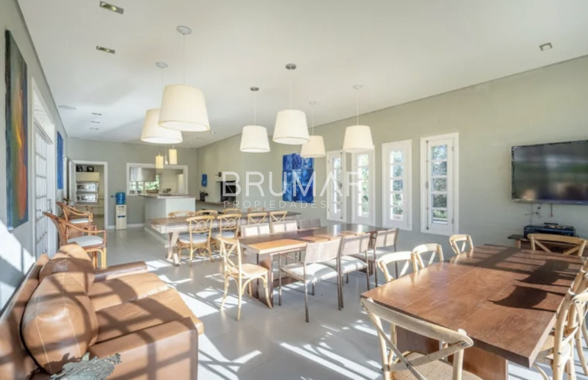Casa ID.218 - Venta Mansión, Nueve Suites en Beverly Hills 