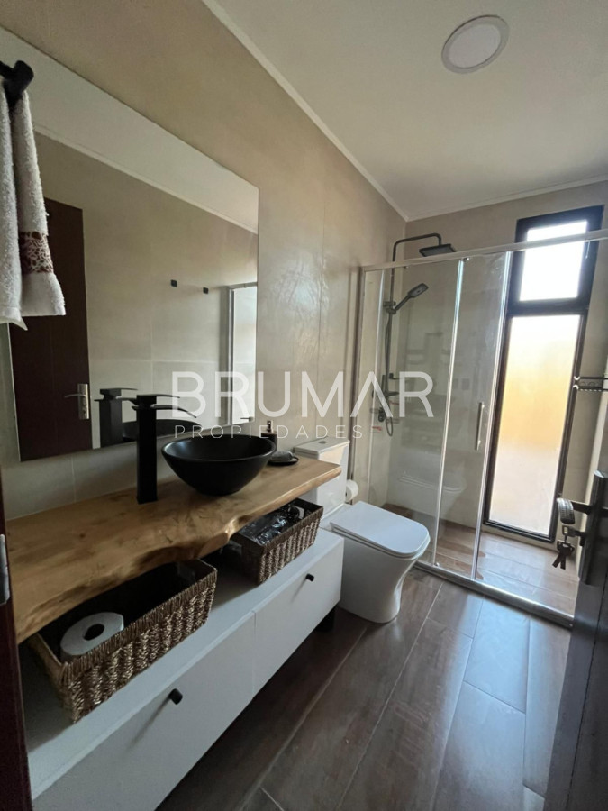 Casa ID.739 - Casa en alquiler anual y venta