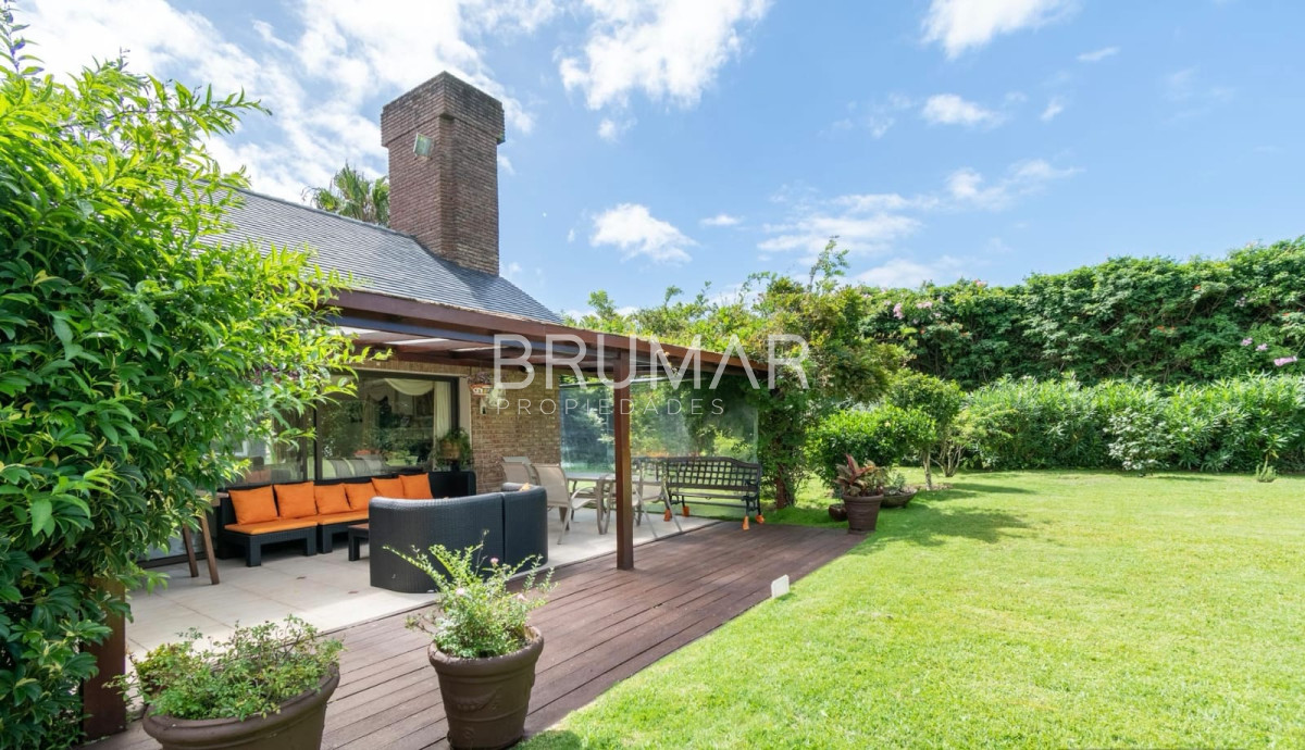 Casa ID.145 - Casa en venta 8 dormitorios en playa mansa