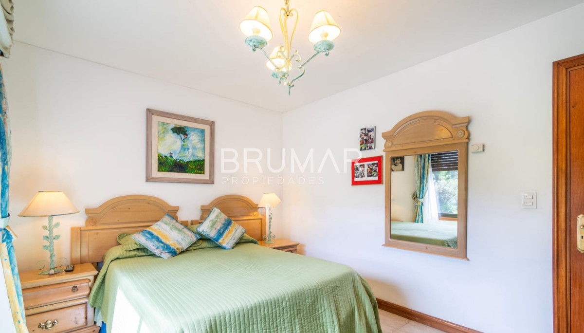 Casa ID.145 - Casa en venta 8 dormitorios en playa mansa
