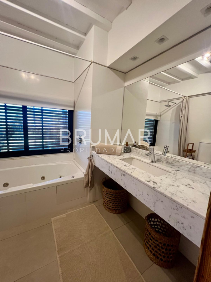 Casa ID.691 - Casa de 4 dormitorios en alquiler de verano 