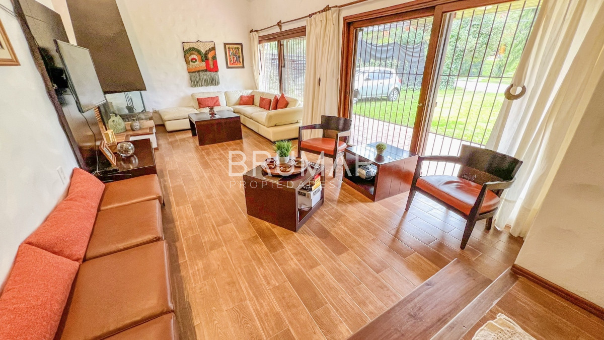 Casa ID.2 - Playa mansa ideal para vivir todo el año