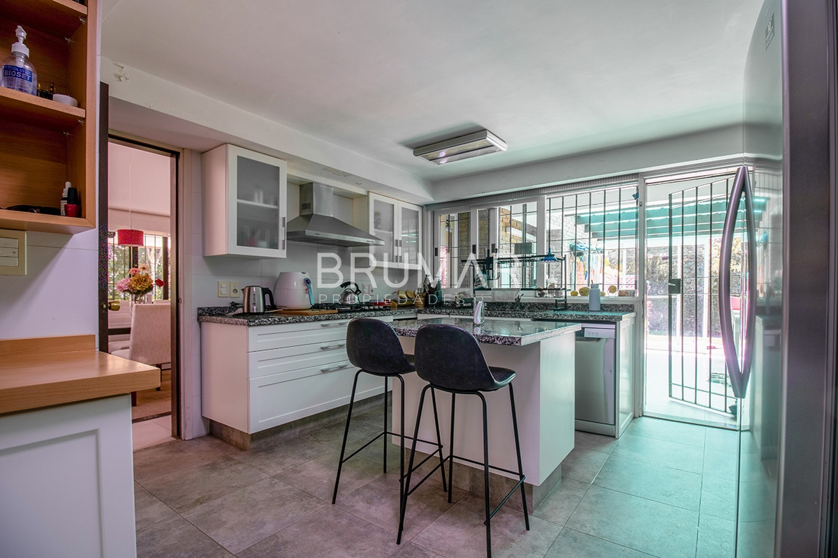 Casa ID.177 - Casa Venta 5 dormitorios Cantegril.