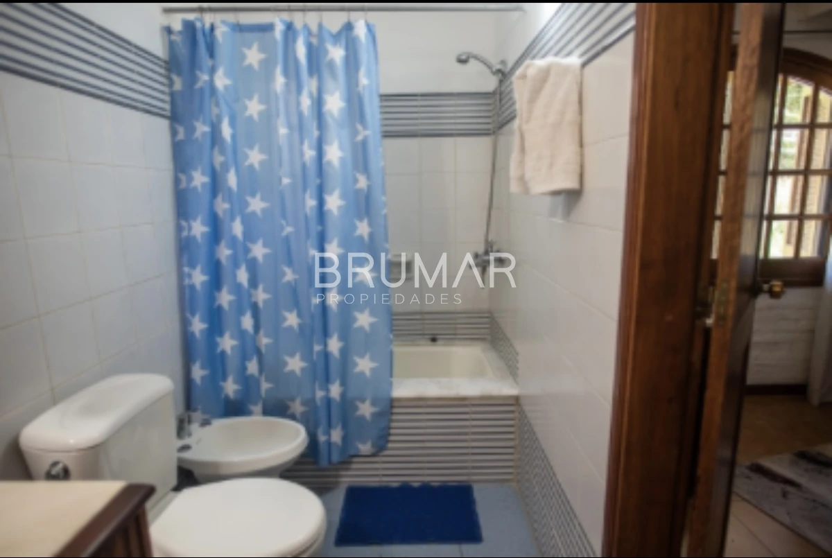 Casa ID.654 - Venta casa Beverly Hills 5 dormitorios