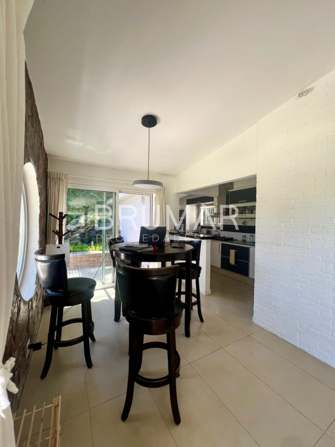 Casa ID.662 - Alquiler de verano playa mansa 4 dormitorios