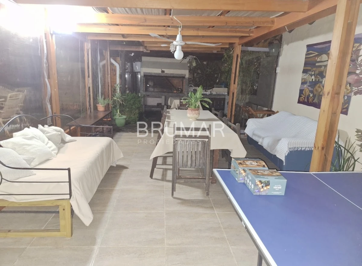 Casa ID.654 - Venta casa Beverly Hills 5 dormitorios