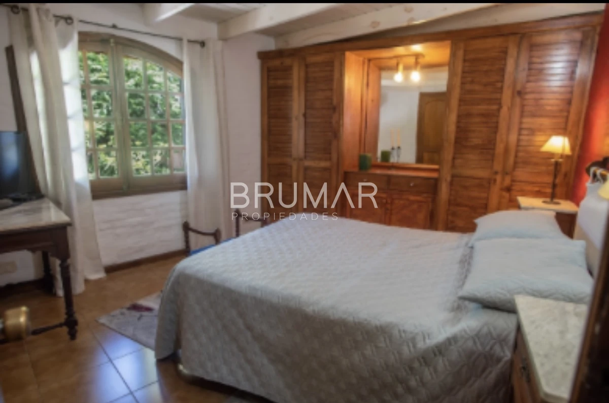 Casa ID.654 - Venta casa Beverly Hills 5 dormitorios