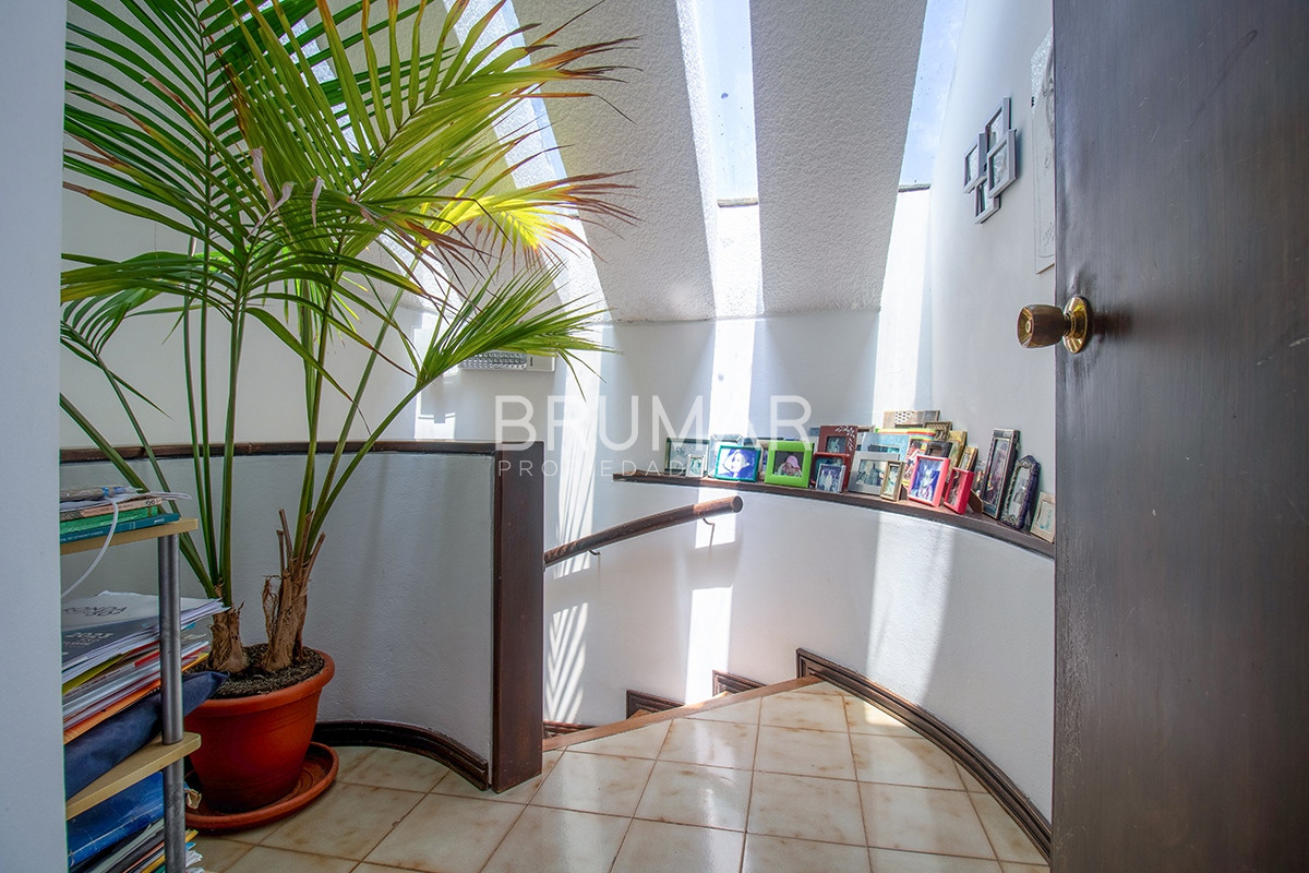 Casa ID.177 - Casa Venta 5 dormitorios Cantegril.