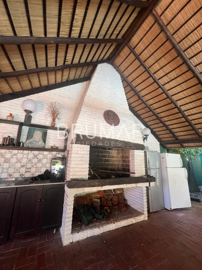 Casa ID.662 - Alquiler de verano playa mansa 4 dormitorios