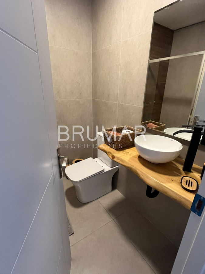 Casa ID.739 - Casa en alquiler anual y venta