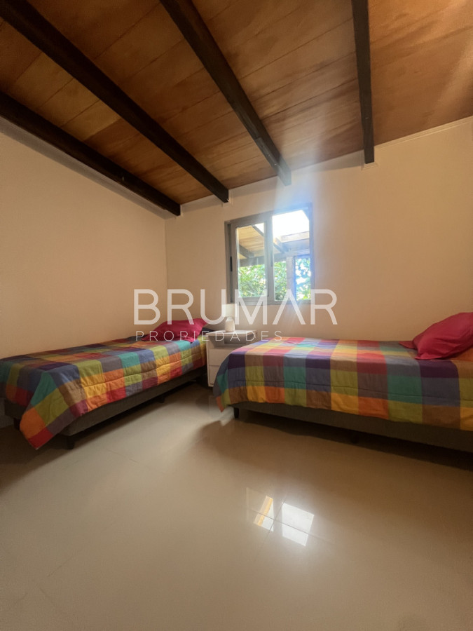 Casa ID.705 - Casa en venta 2 dormitorios mas dependencia