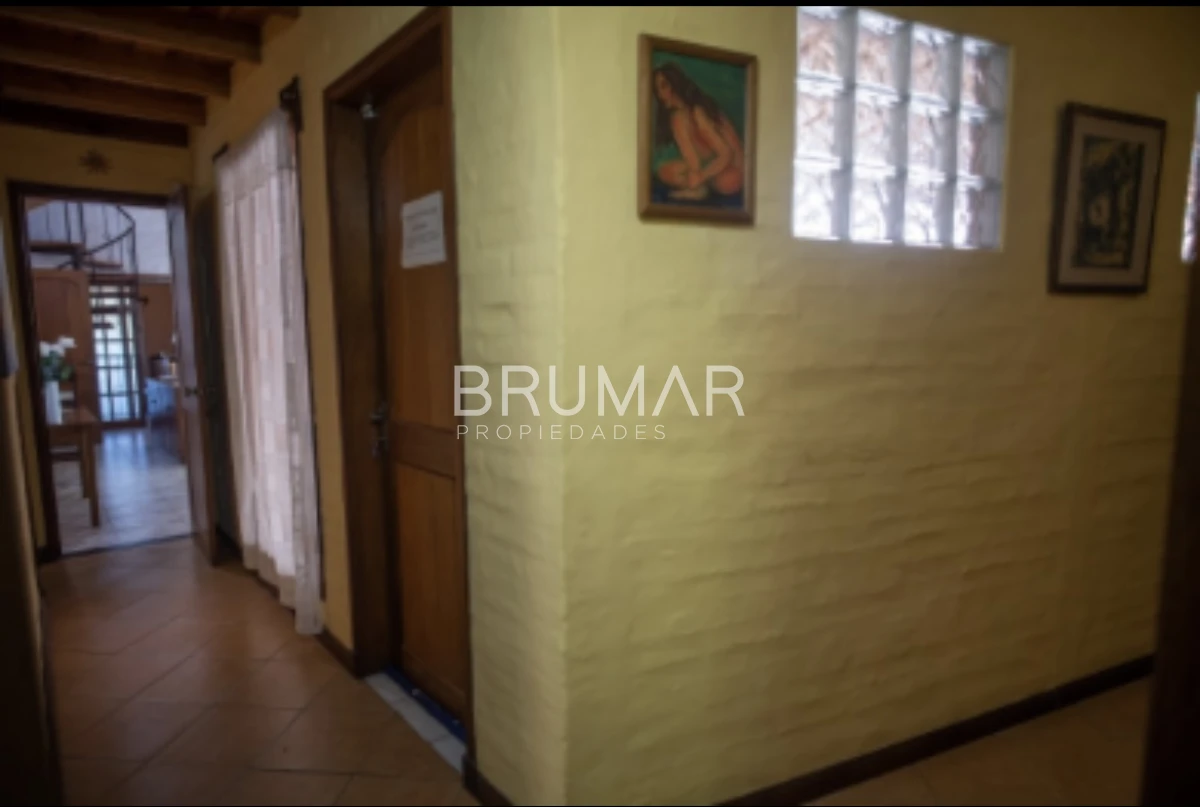 Casa ID.654 - Venta casa Beverly Hills 5 dormitorios