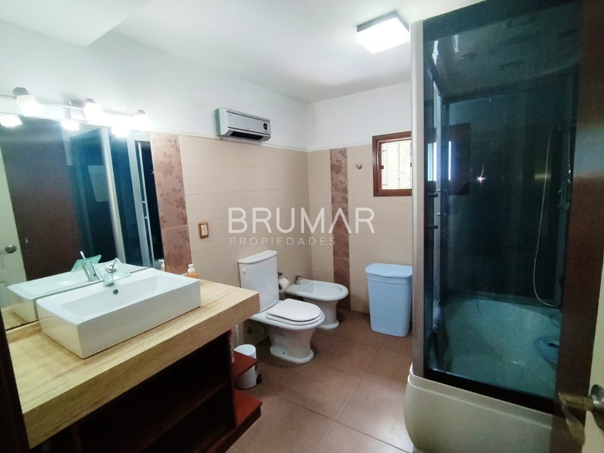 Casa ID.942 - Casa playa mansa 4dorm. 4 baños. Piscina climatizada, etc