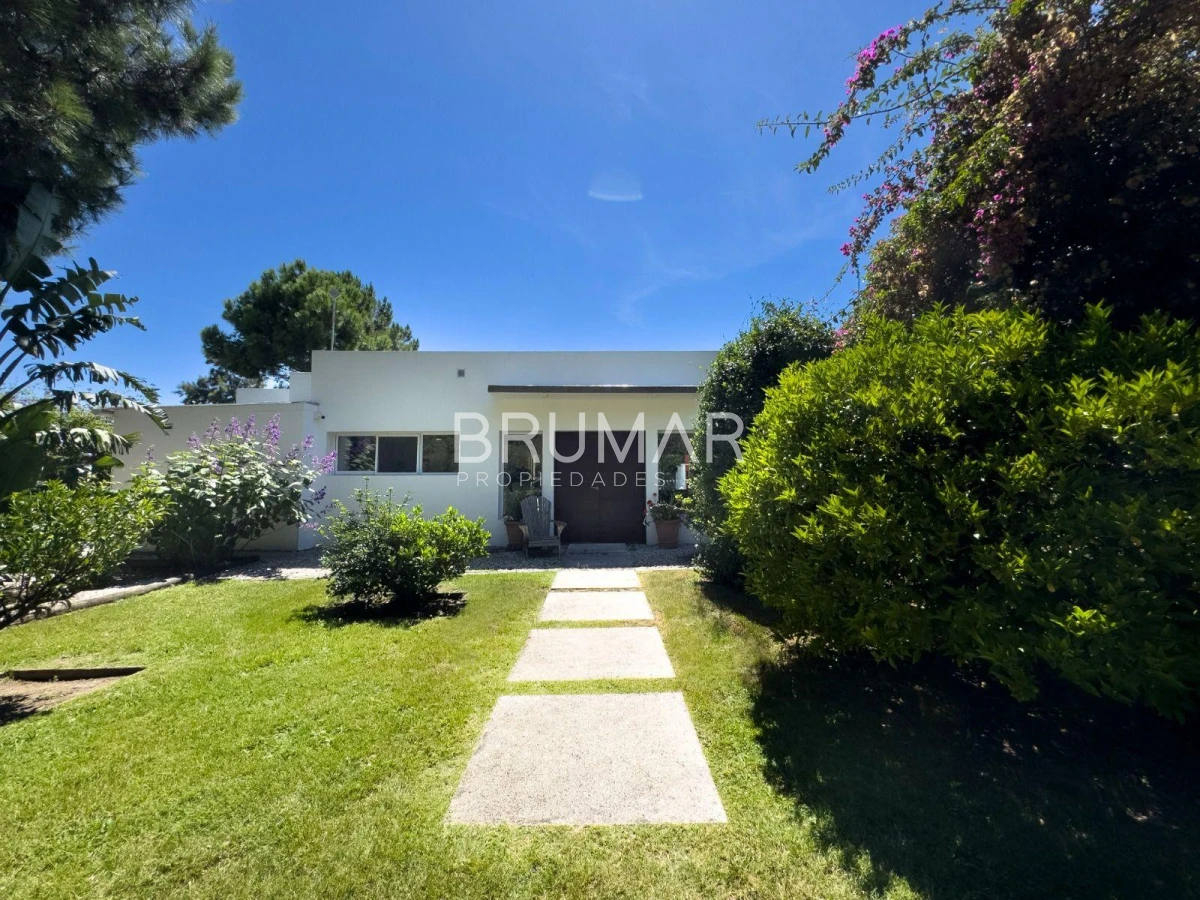 Casa ID.1 - Alquiler anual en barrio privado Punta del Este