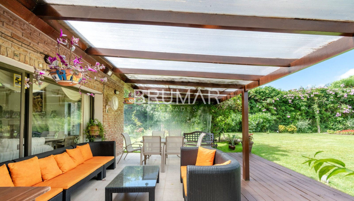 Casa ID.145 - Casa en venta 8 dormitorios en playa mansa
