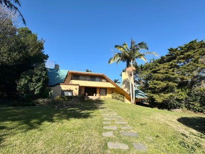 Casa en venta de siete dormitorios en Punta del Este