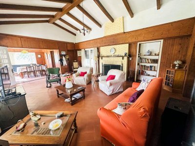 Venta casa con excelente terreno de 2832 m².