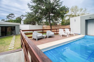 Venta casa 4 dormitorios cantegril