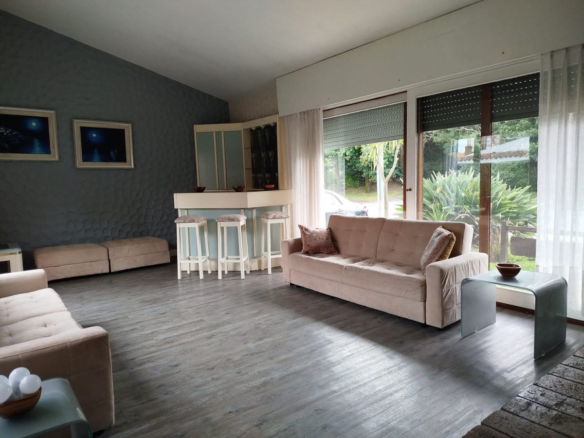 Venta casa mansa 4 dormitorios