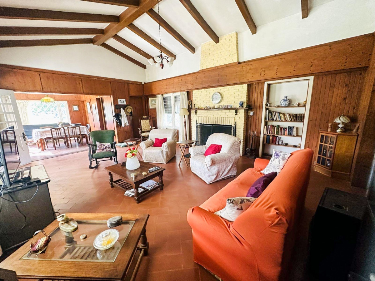 Venta casa con excelente terreno de 2832 m².