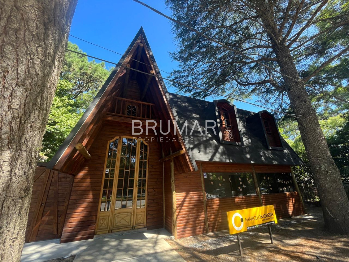 Local comercial con posibilidad de restaurante o multi propósitos.