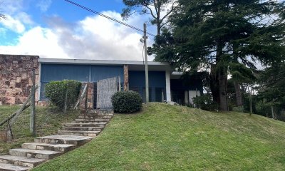 Cantegril, casa de 4 dormitorios + casa huespedes