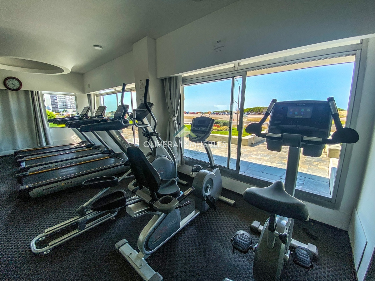 Apartamento ID.12348 - Venta apartamento 2 dormitorios Primera Linea Playa Brava Punta del Este